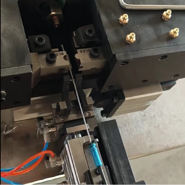 CUT STROKES MAKE END FLOWER MACHINE (AIR TENSIONING OF WIRE ROPE)