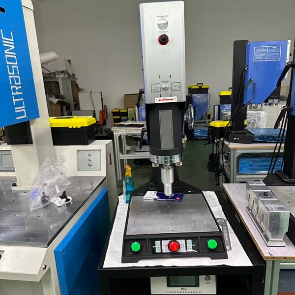 ULTRASONIC PLASTIC WELDING MACHINE